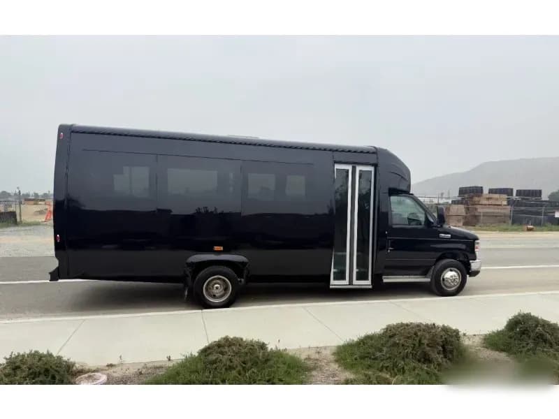 2018 Ford E-450 Party Bus - Image 4