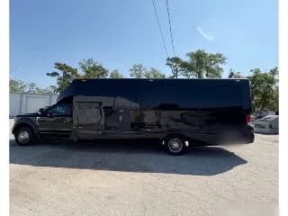 2018 Ford F-550 bus