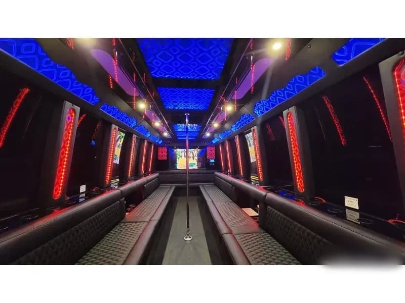 2018 Ford F-550 Party Bus - Image 6
