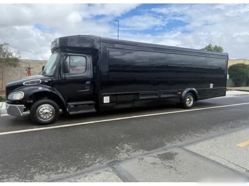 2016 Freightliner Coach Party Bus - Image 3
