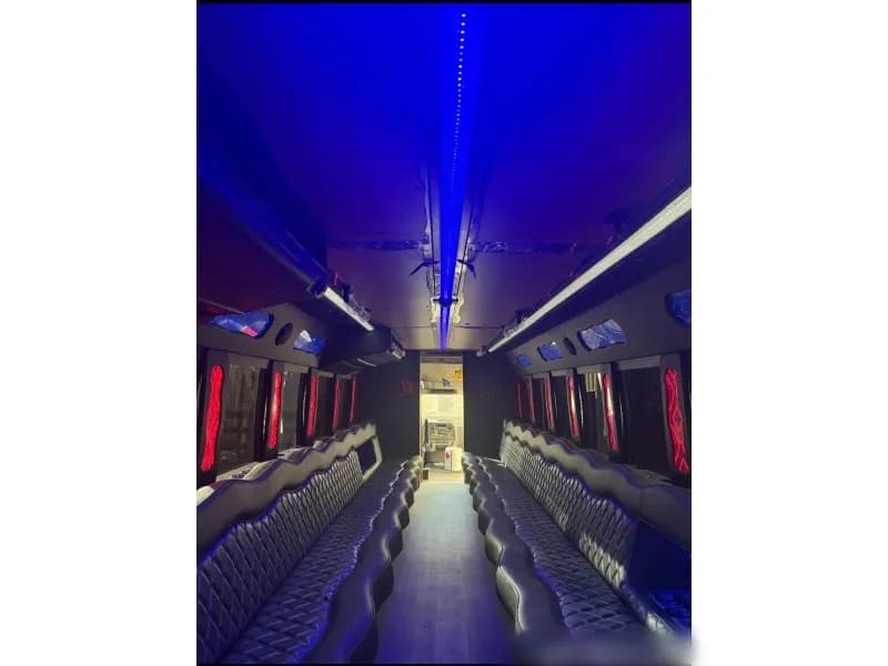 2016 Freightliner Coach Party Bus - Image 7