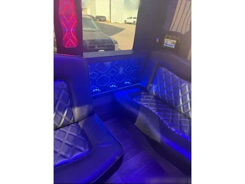 2016 Freightliner Coach Party Bus - Image 8