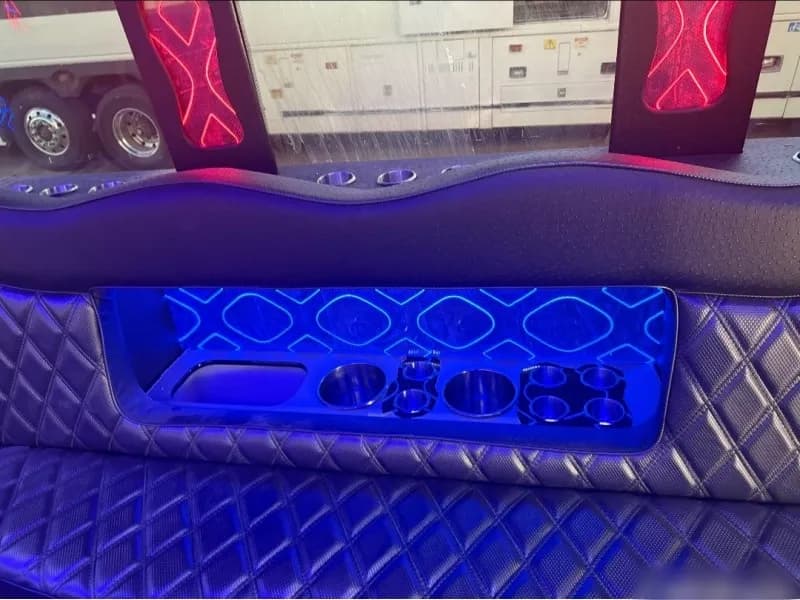 2016 Freightliner Coach Party Bus - Image 9