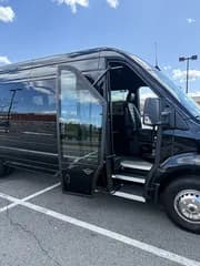 2022 LA West 3500 170 EXT bus