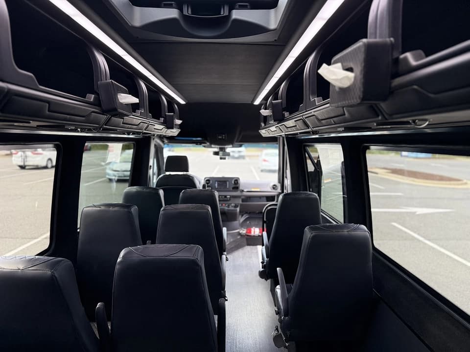 2022 LA West 3500 170 EXT Sprinter - Image 11