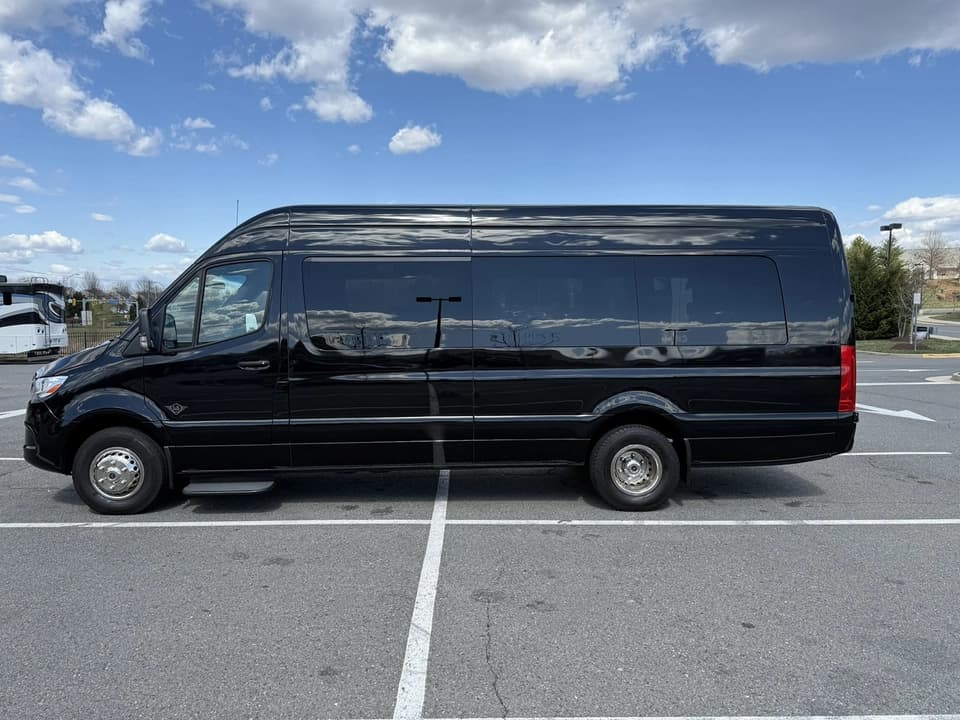 2022 LA West 3500 170 EXT Sprinter - Image 6
