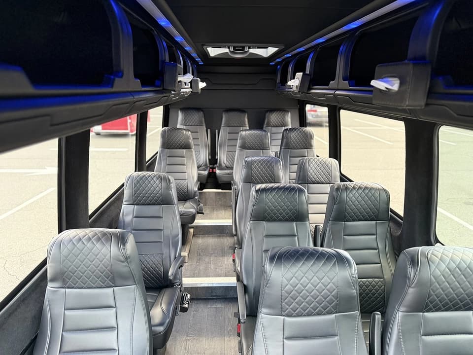 2022 LA West 3500 170 EXT Sprinter - Image 9