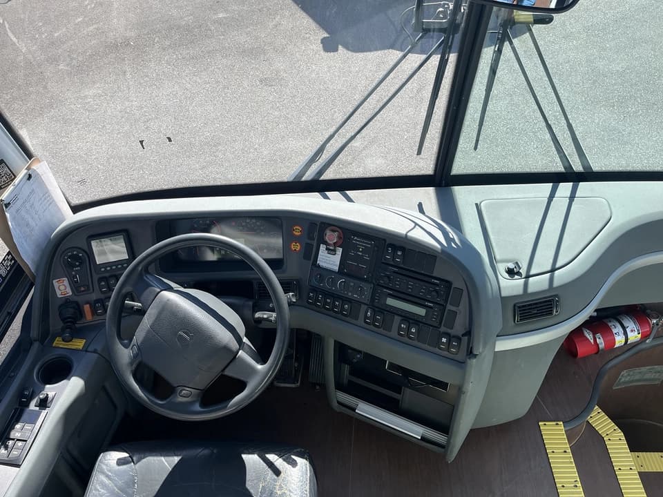 2014 Volvo 9700 Motor Coach - Image 7