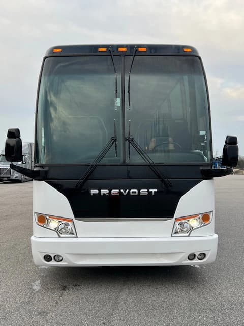 2011 Prevost H3-45 Motor Coach - Image 7
