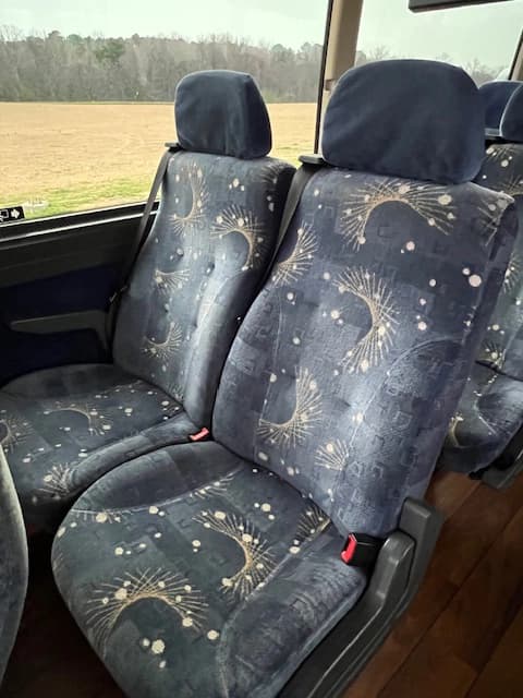 2011 Prevost H3-45 Motor Coach - Image 11