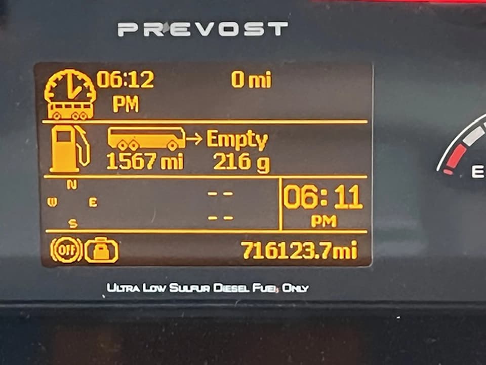 2011 Prevost H3-45 Motor Coach - Image 12