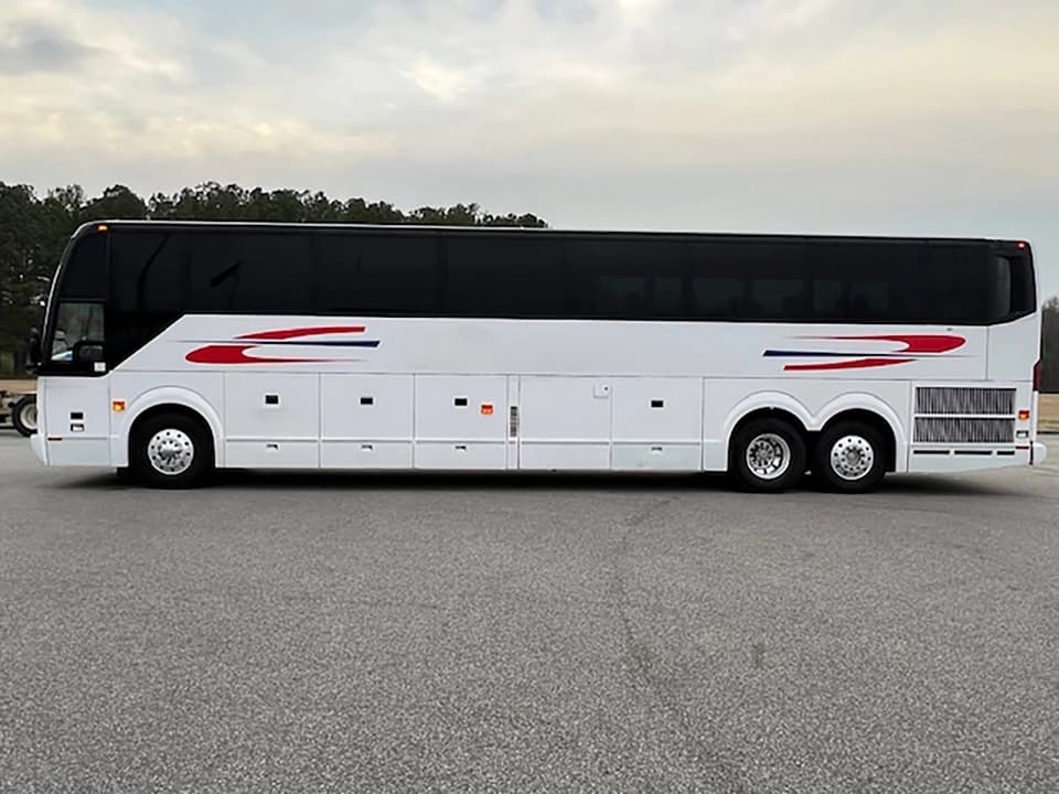 2011 Prevost H3-45 Motor Coach - Image 6