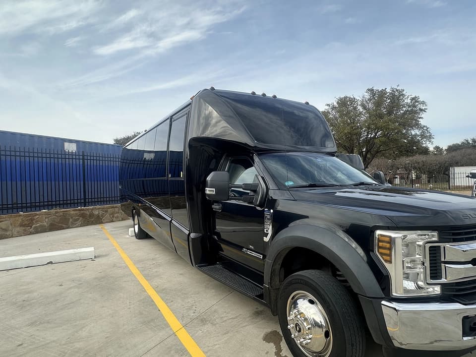 2019 Grech F550 GM33 Executive Shuttle - Image 1