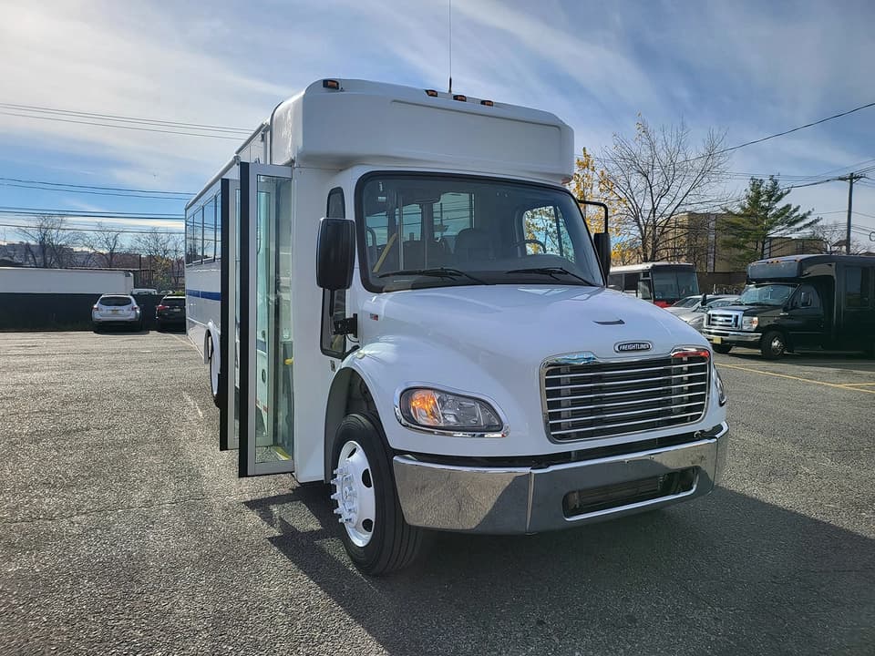 2018 Glaval S2 ADA Shuttle - Image 7