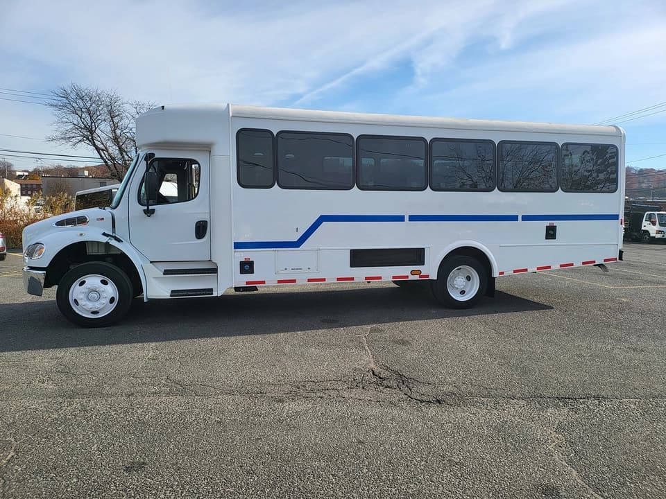 2018 Glaval S2 ADA Shuttle - Image 3