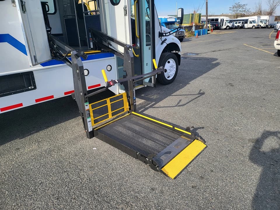 2018 Glaval S2 ADA Shuttle - Image 2