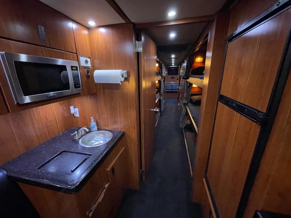1998 Prevost XL Entertainer Coach - Image 11