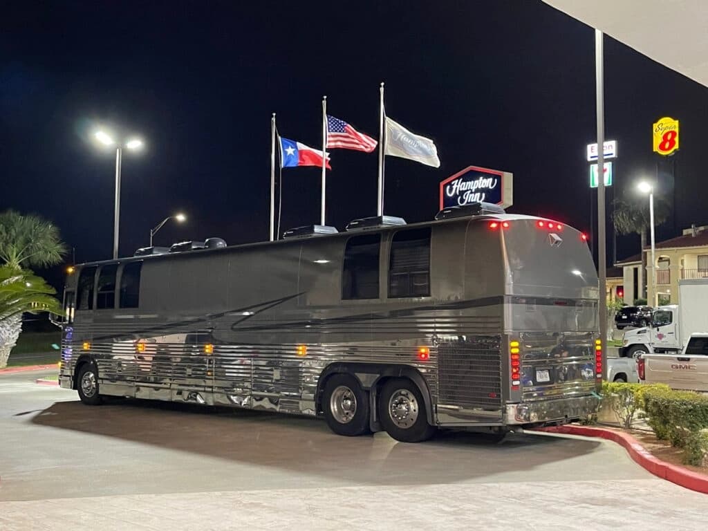 1998 Prevost XL Entertainer Coach - Image 1