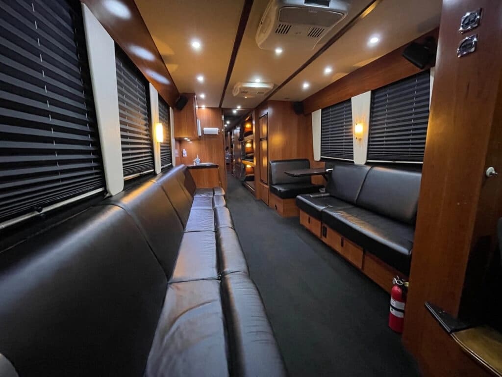 1998 Prevost XL Entertainer Coach - Image 5
