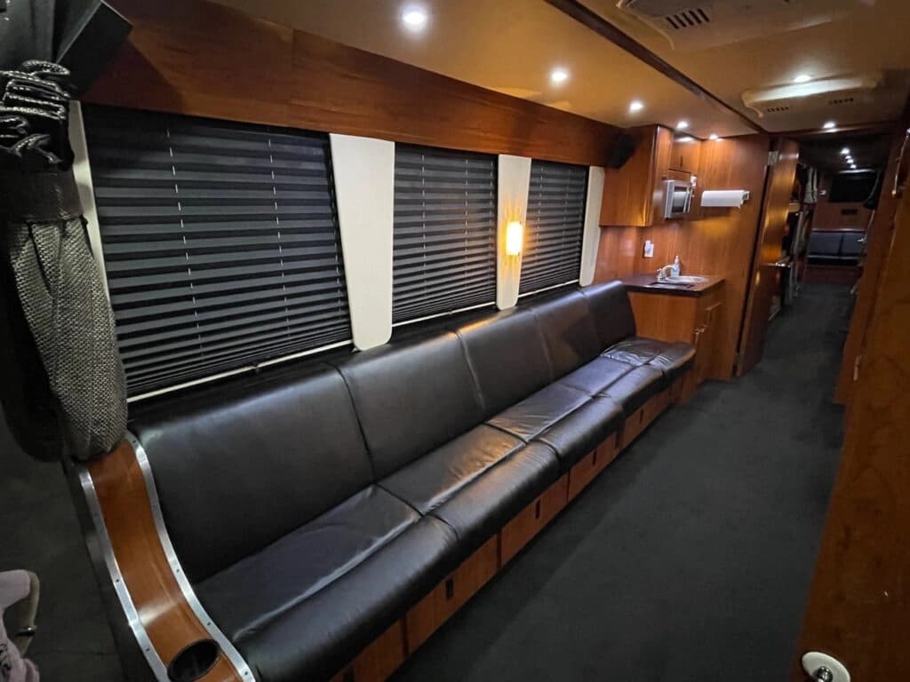 1998 Prevost XL Entertainer Coach - Image 7
