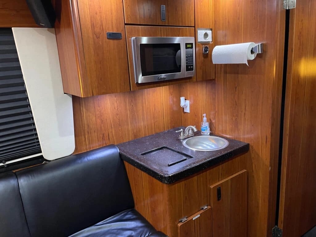 1998 Prevost XL Entertainer Coach - Image 10