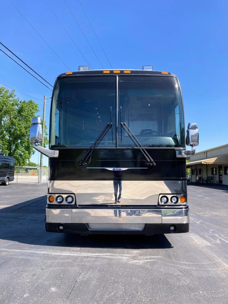 2000 Prevost XLII Entertainer Coach - Image 4