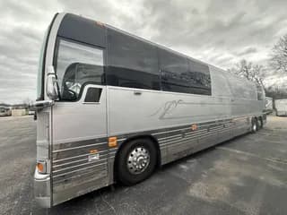 2002 Prevost (NFI) XLII bus