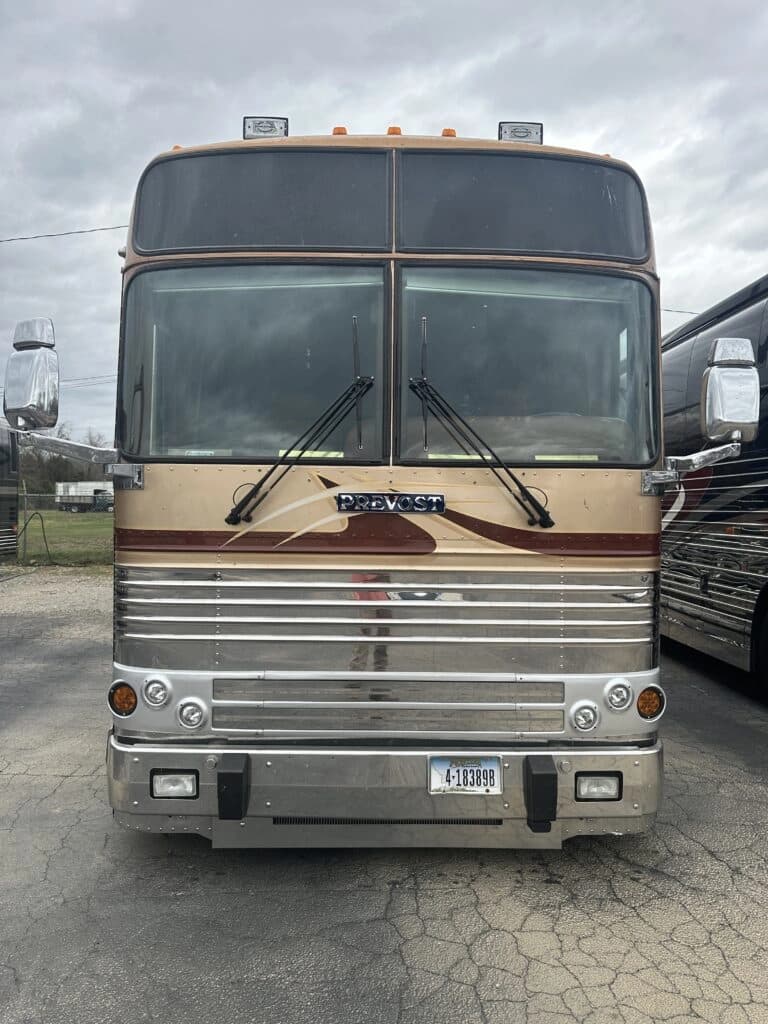 1999 Prevost Le Mirage XL Motor Home - Image 4