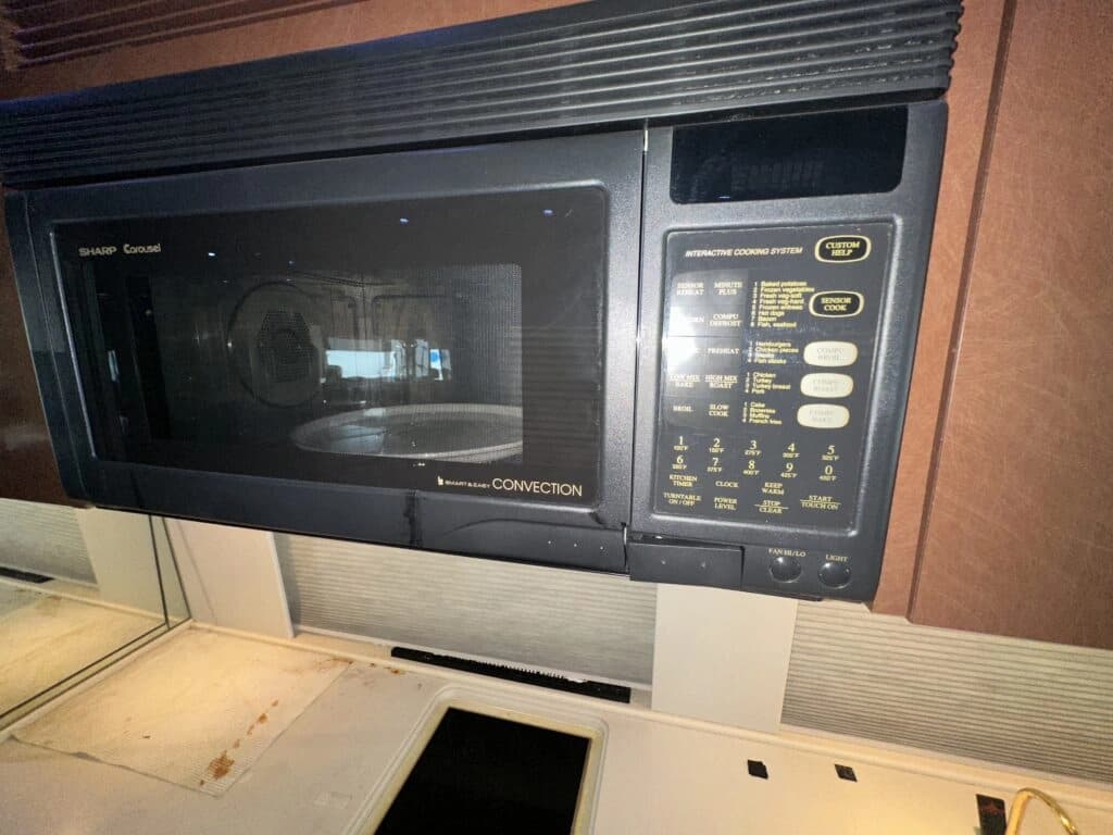 1999 Prevost Le Mirage XL Motor Home - Image 15