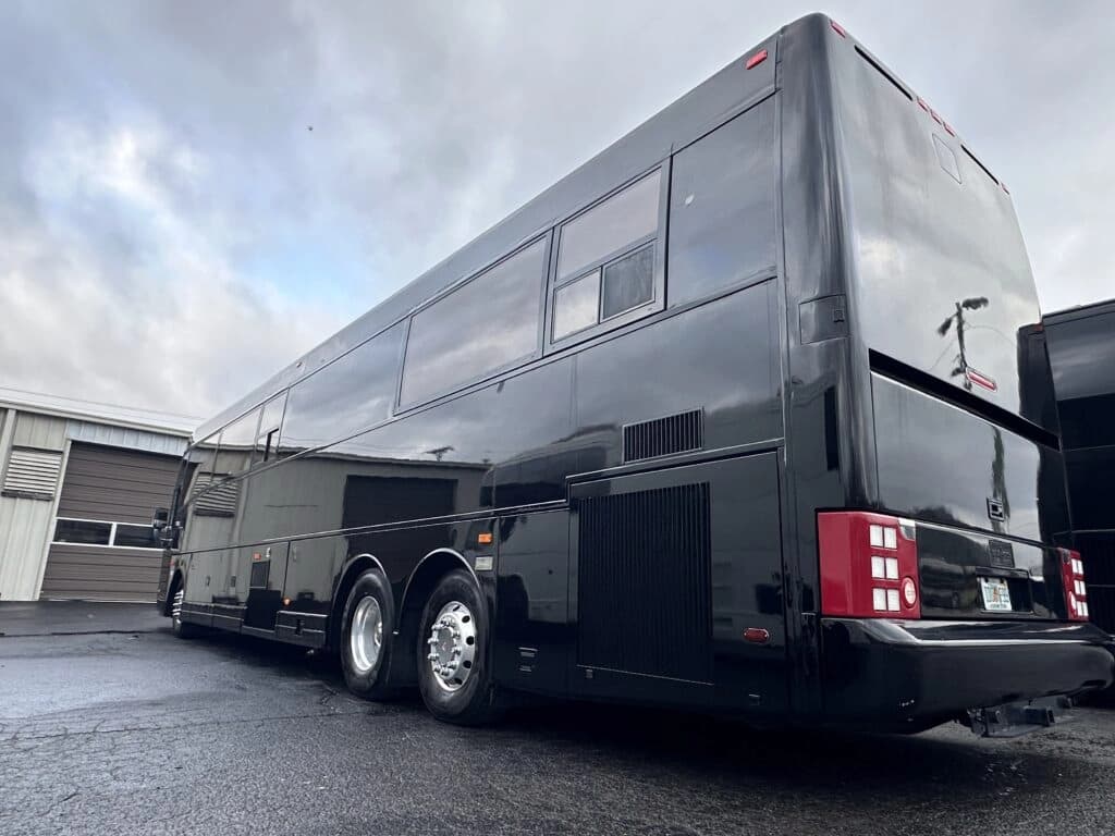 2000 VanHool T2145 Executive Day Coach - Image 5