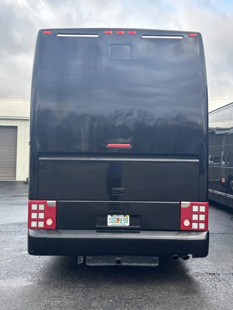 2000 VanHool T2145 Executive Day Coach - Image 6