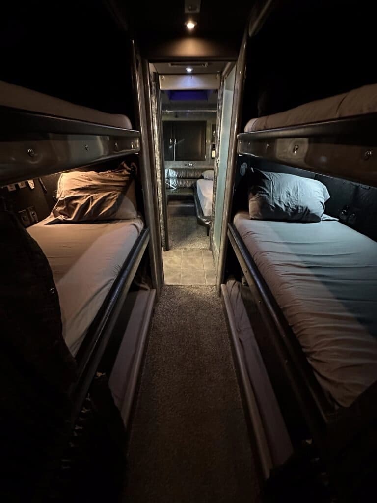 2003 Prevost XLII Entertainer Coach - Image 14
