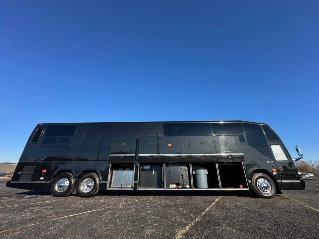 2008 Prevost H3-45 Entertainer Coach - Image 14