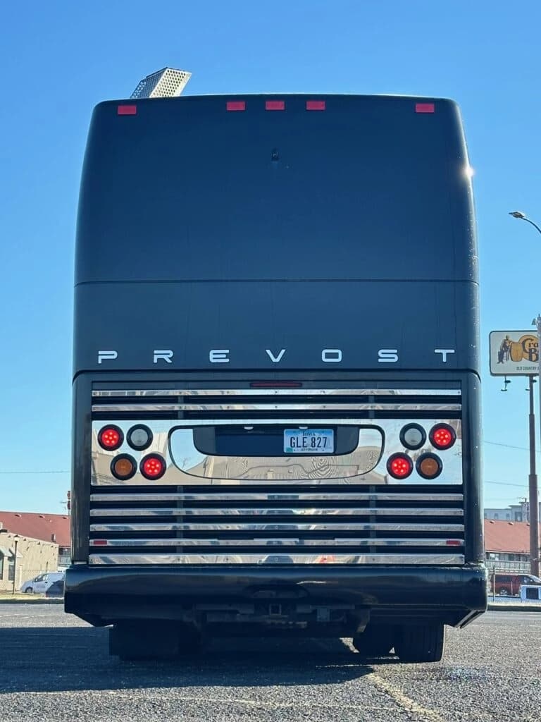2008 Prevost H3-45 Entertainer Coach - Image 4