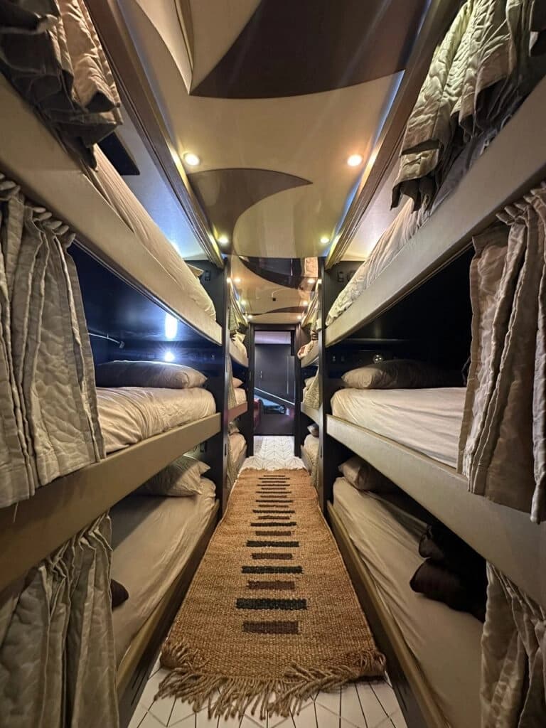 2008 Prevost H3-45 Entertainer Coach - Image 39