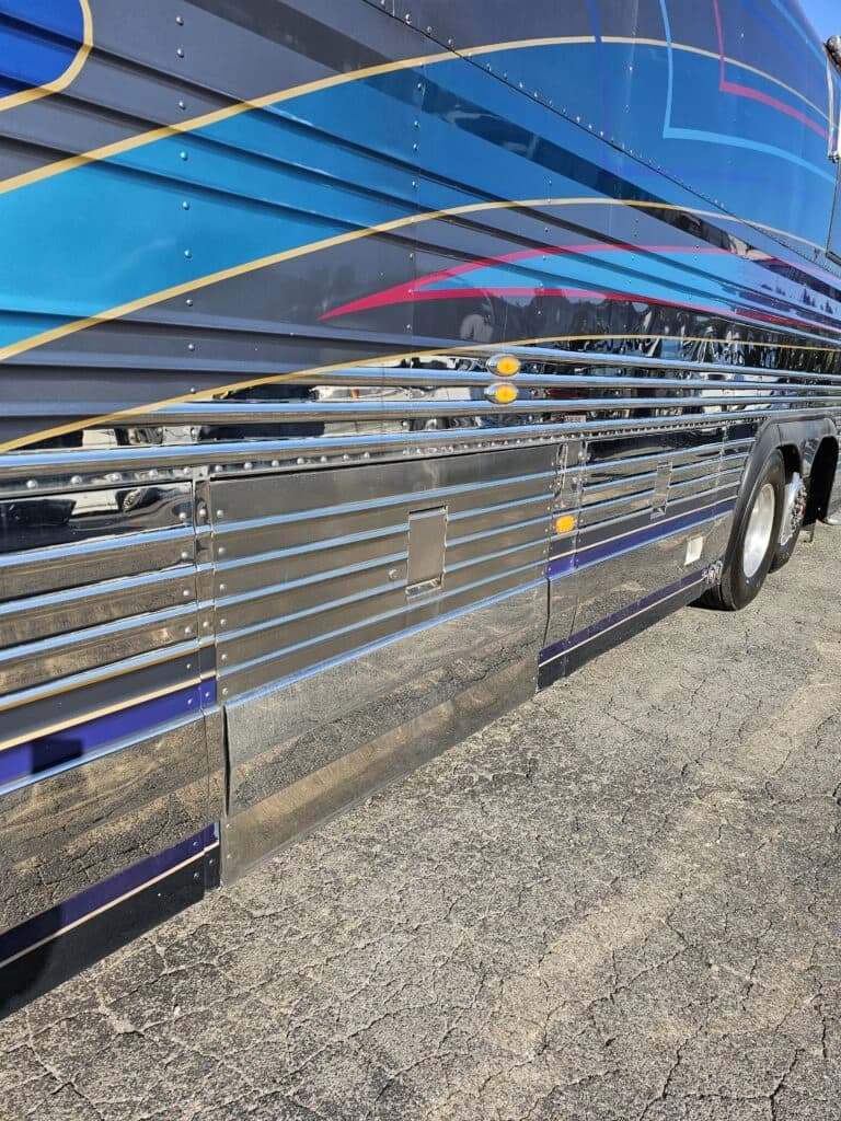 1993 Prevost XL Motor Home - Image 3
