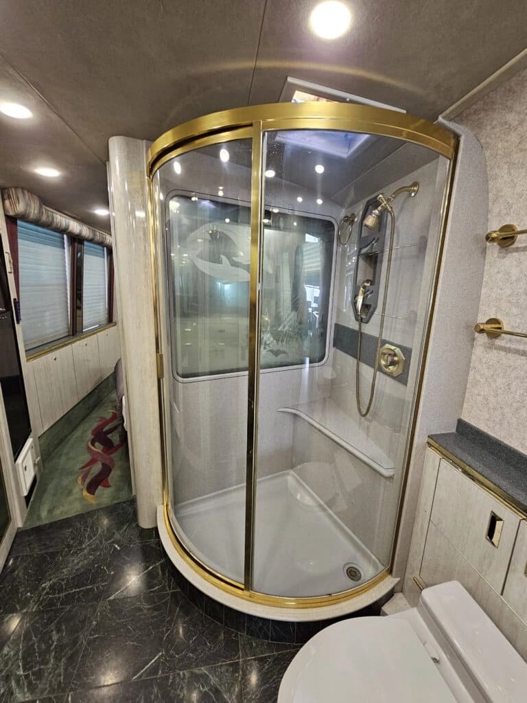 1993 Prevost XL Motor Home - Image 19