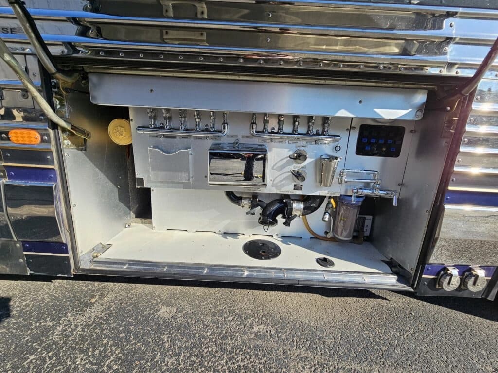 1993 Prevost XL Motor Home - Image 29