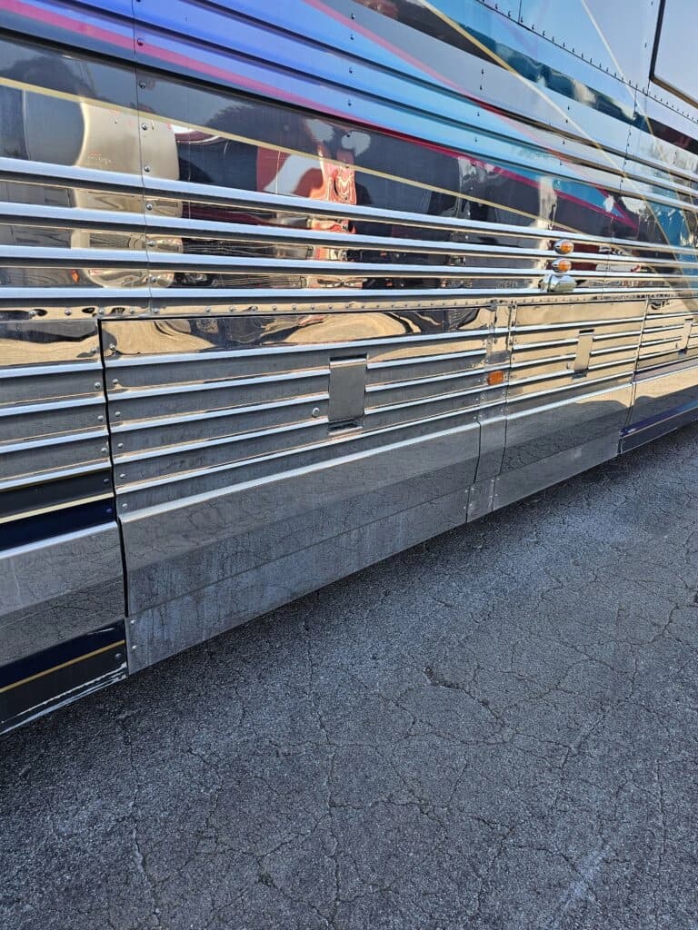 1993 Prevost XL Motor Home - Image 7