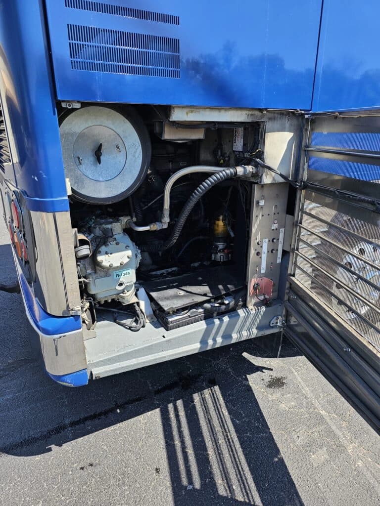 2005 Prevost XLII Entertainer Coach - Image 18