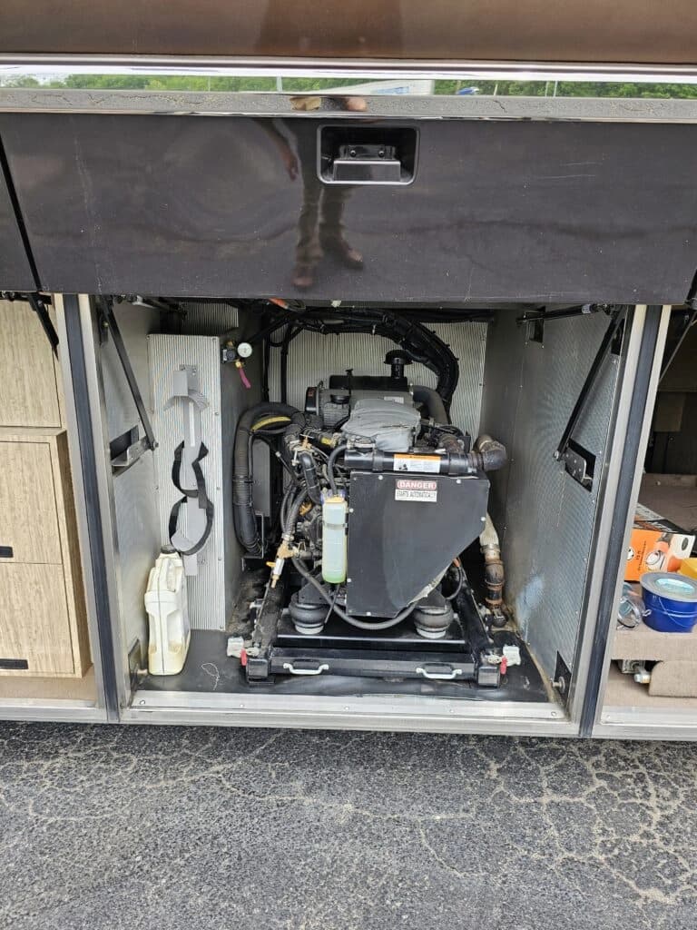 2007 Prevost H3-45VIP Motor Home - Image 27