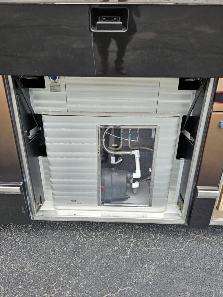 2007 Prevost H3-45VIP Motor Home - Image 28