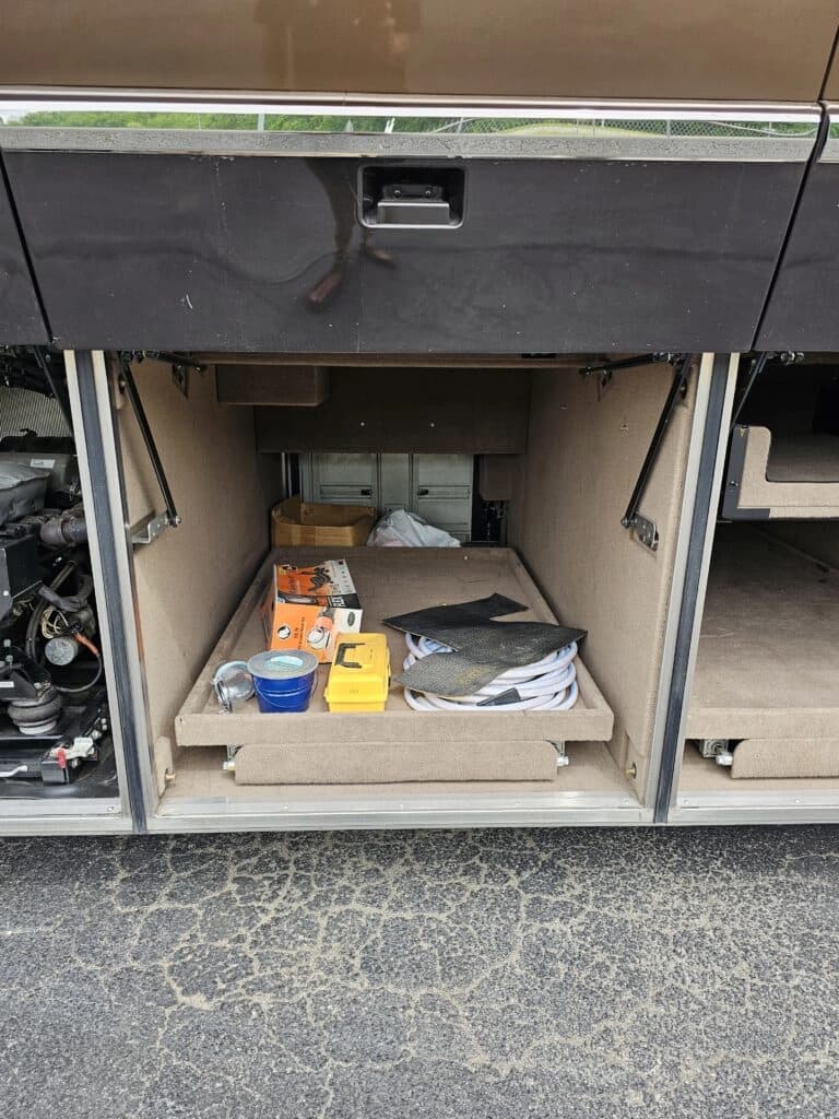 2007 Prevost H3-45VIP Motor Home - Image 6