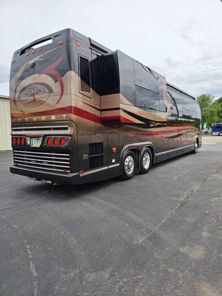 2007 Prevost H3-45VIP Motor Home - Image 3