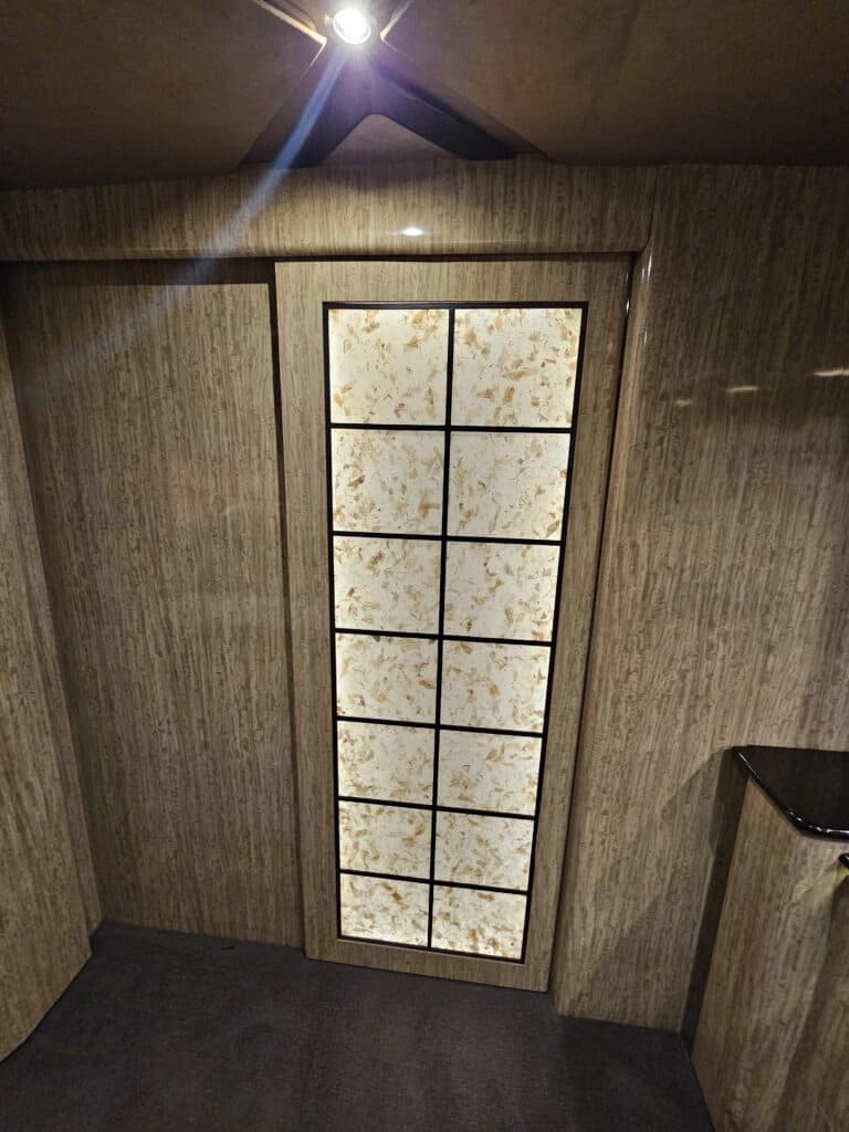 2007 Prevost H3-45VIP Motor Home - Image 36