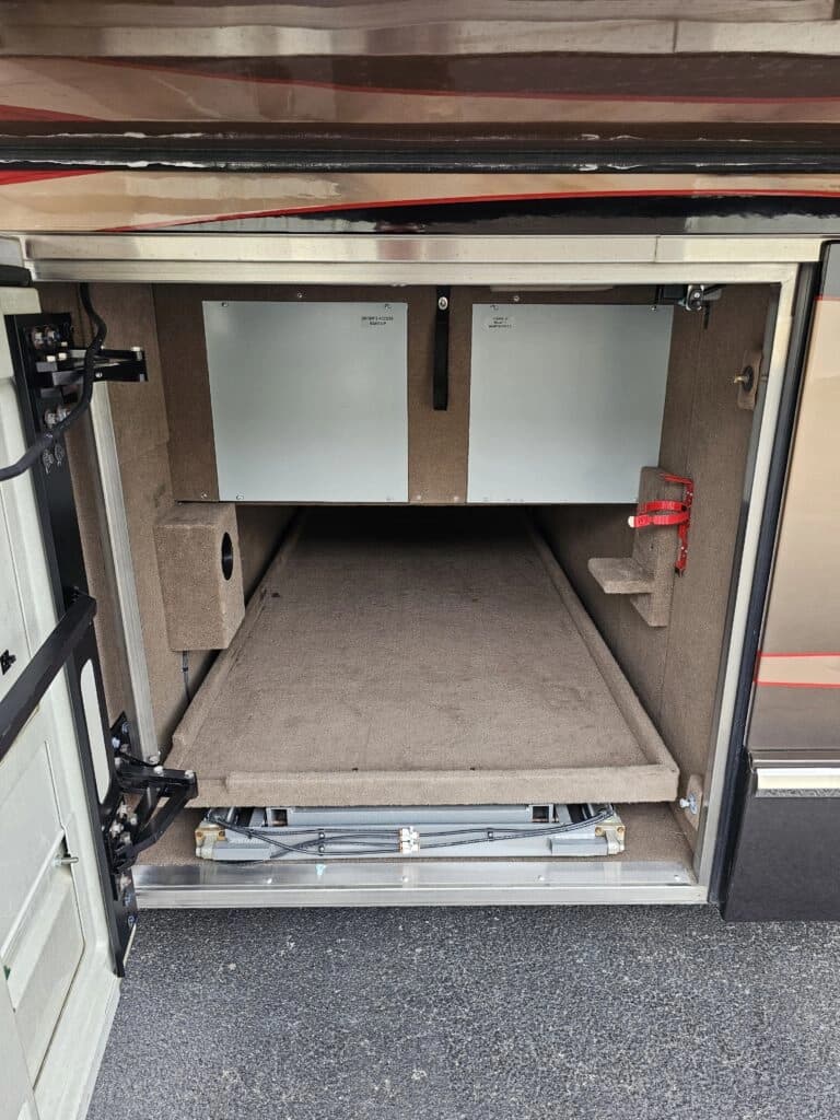 2007 Prevost H3-45VIP Motor Home - Image 8
