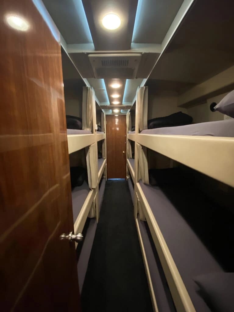 2014 MCI J4500 Entertainer Coach - Image 7