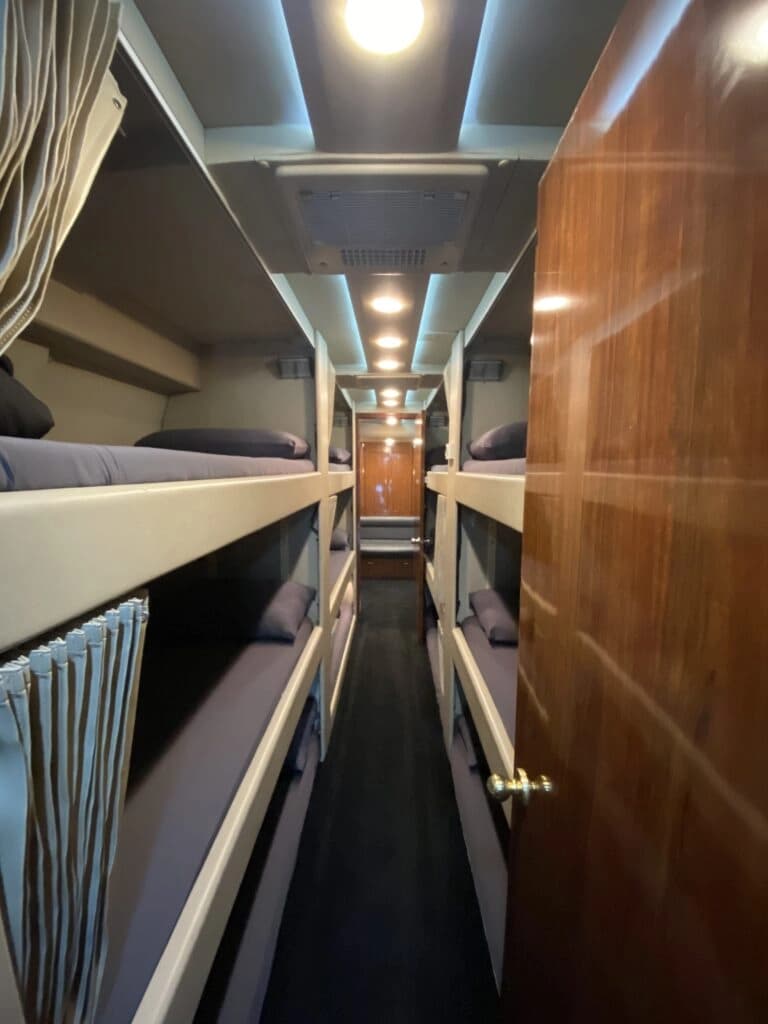 2014 MCI J4500 Entertainer Coach - Image 8
