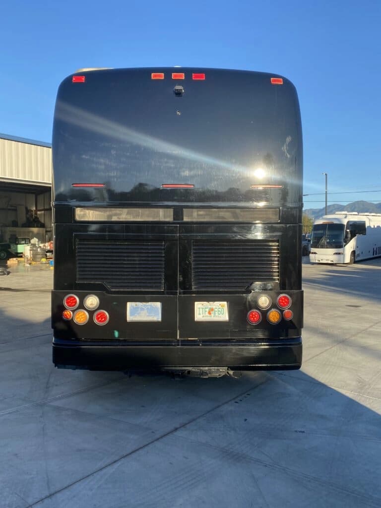 2009 Prevost XLII Entertainer Coach - Image 4