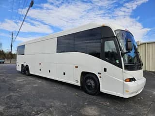 2009 Motor Coach Industries J4500 bus
